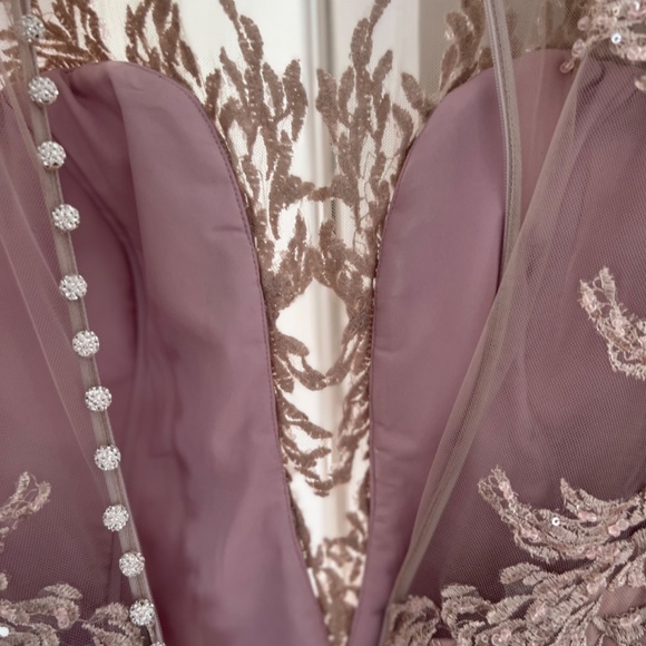 Mother of the Bride or Groom gown - Picture 3 of 12